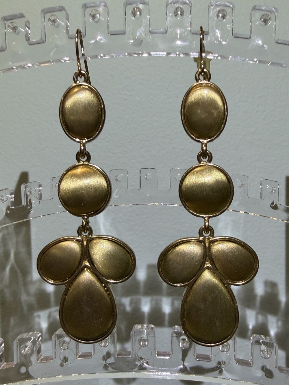NWOT Elegant Matte Gold Drop Dangle Chandelier Pierced Statement Earrings